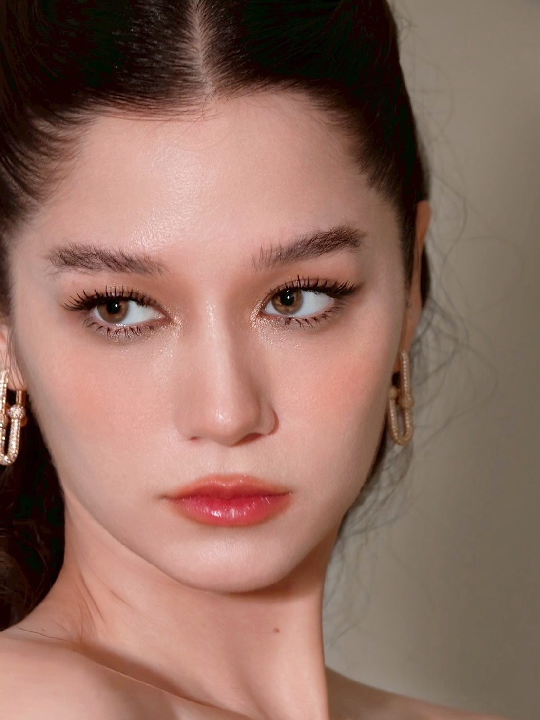 วี - วิโอเลต วอเทียร์