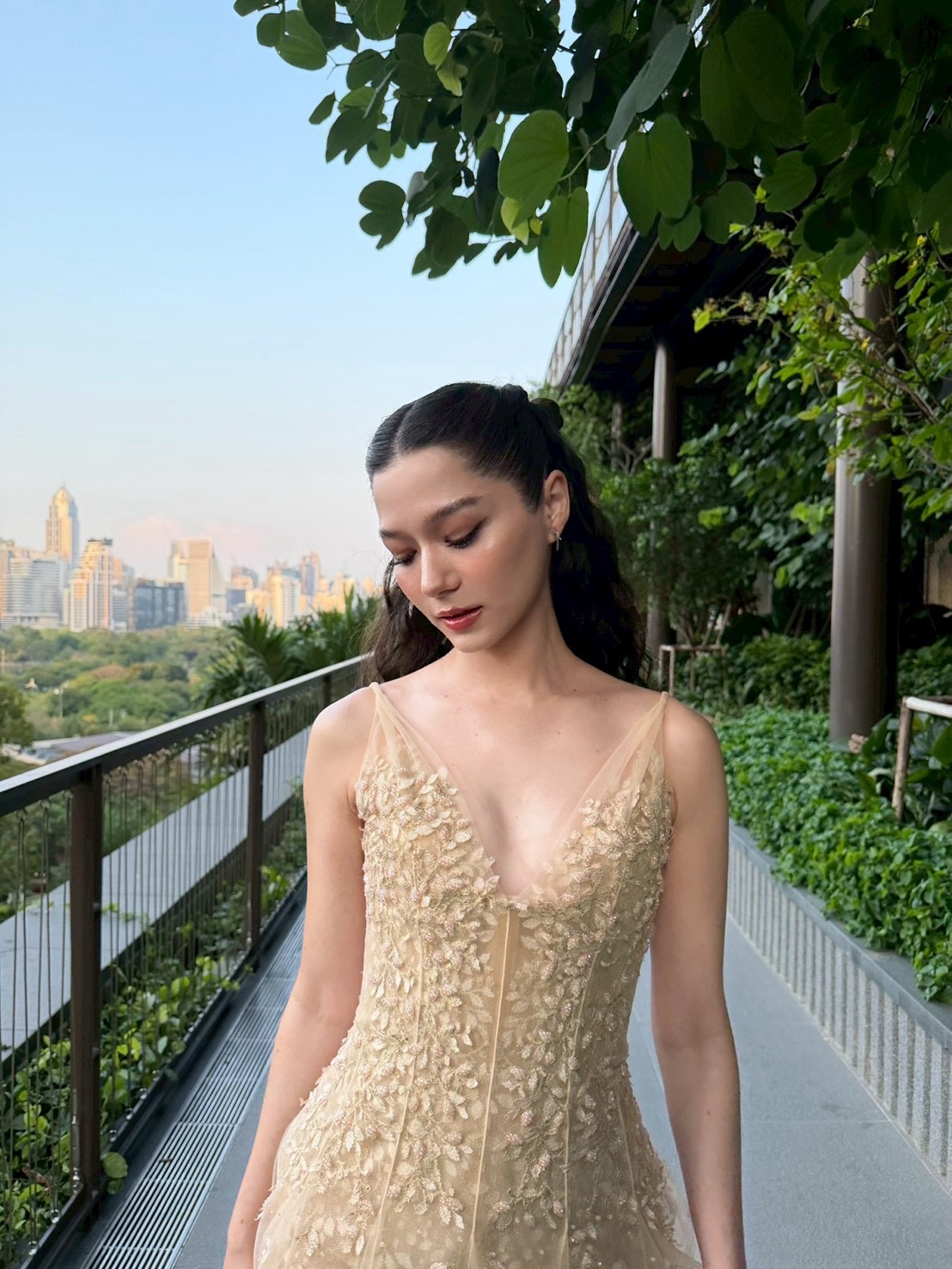 วี - วิโอเลต วอเทียร์