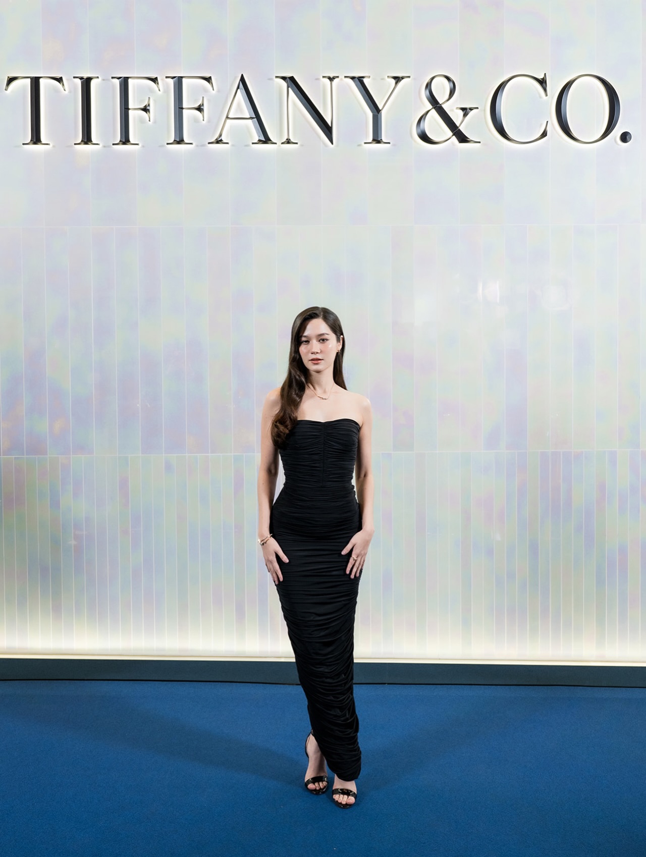 วี - วิโอเลต วอเทียร์