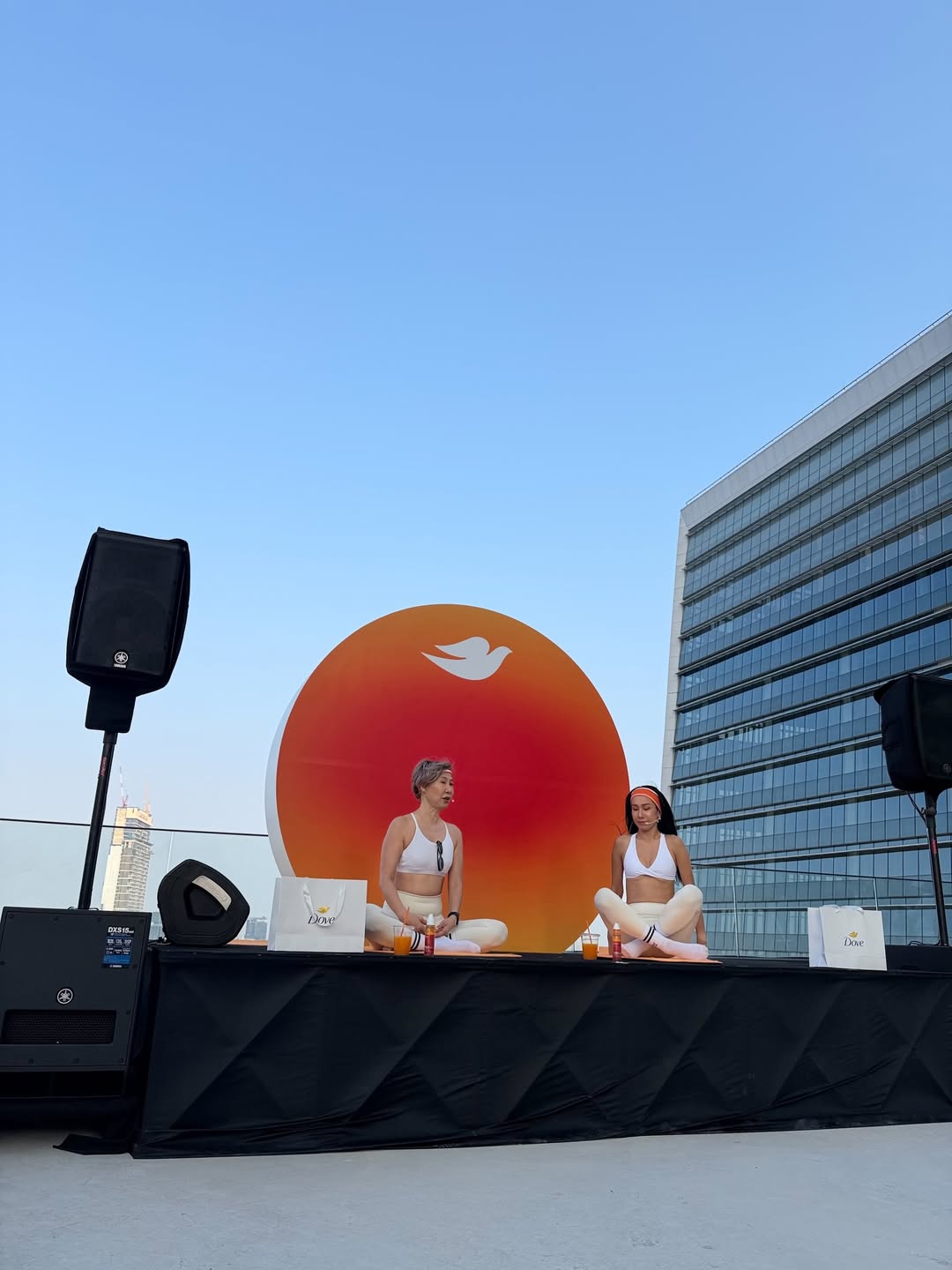 วี - วิโอเลต วอเทียร์