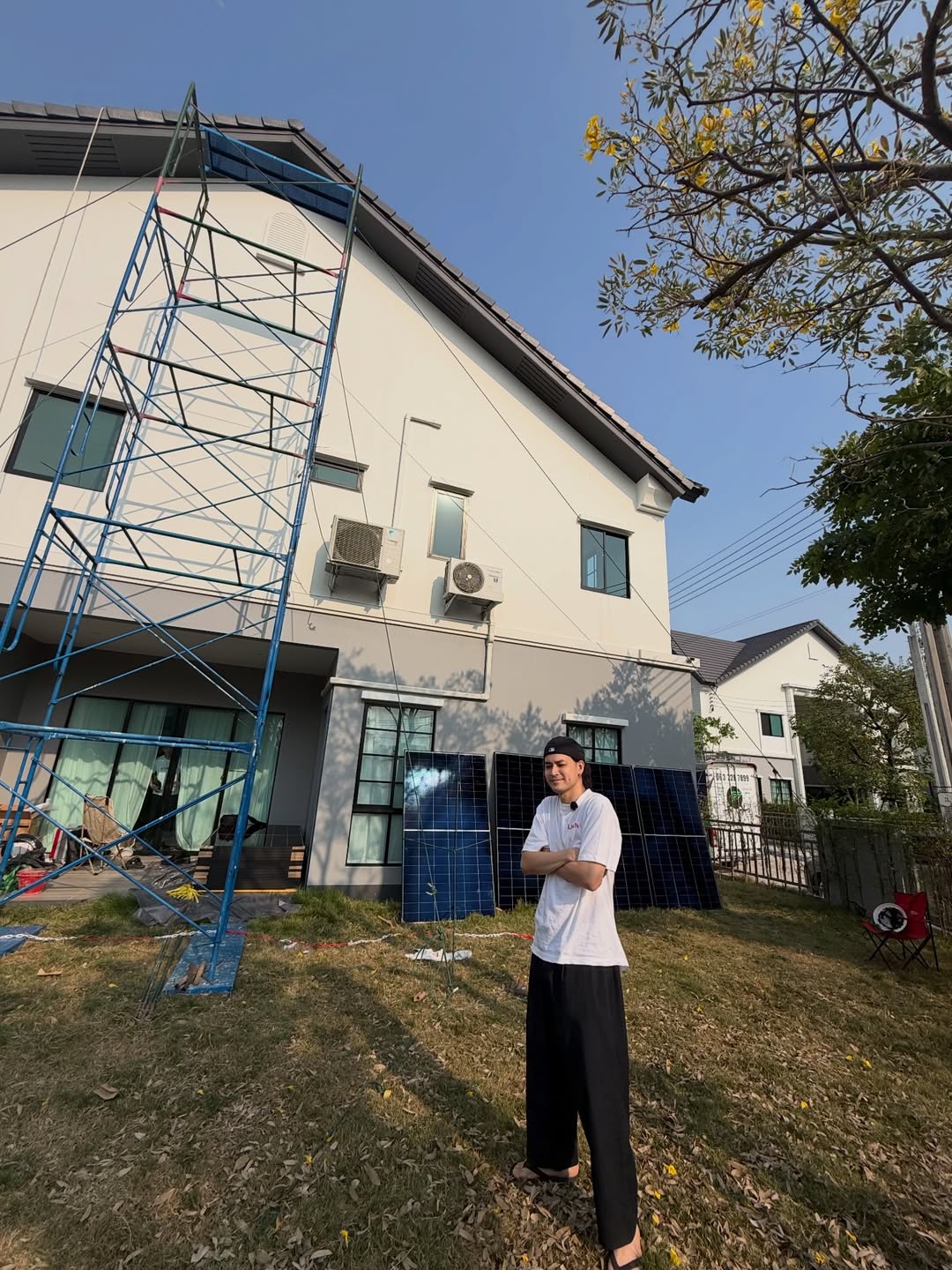 วี - วิโอเลต วอเทียร์