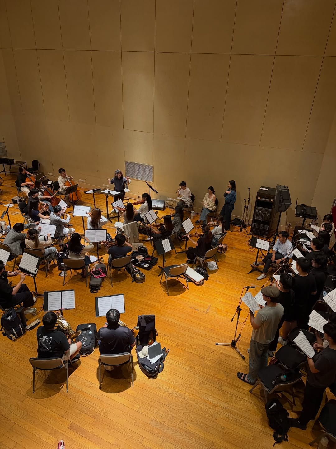 วี - วิโอเลต วอเทียร์