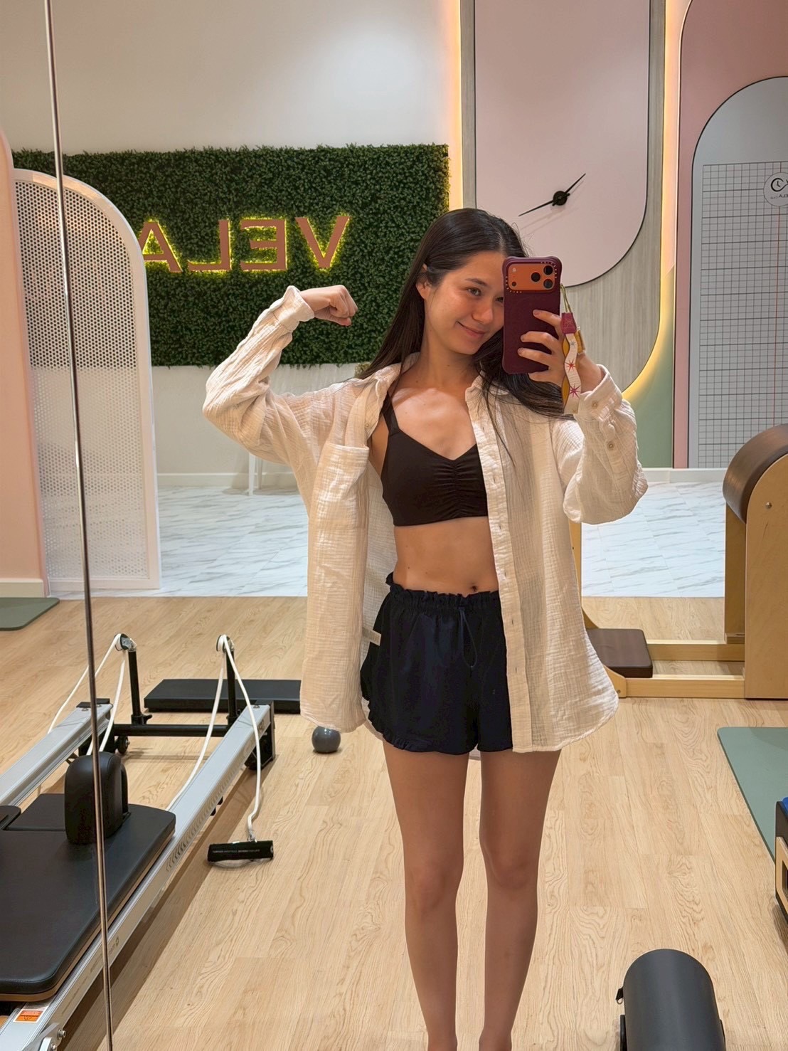 วี - วิโอเลต วอเทียร์