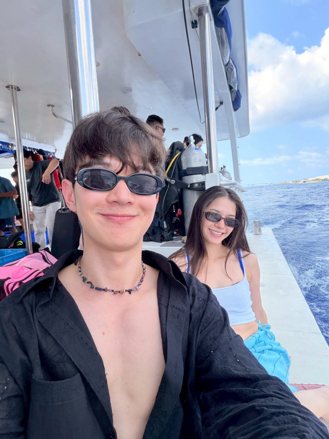 วี - วิโอเลต วอเทียร์