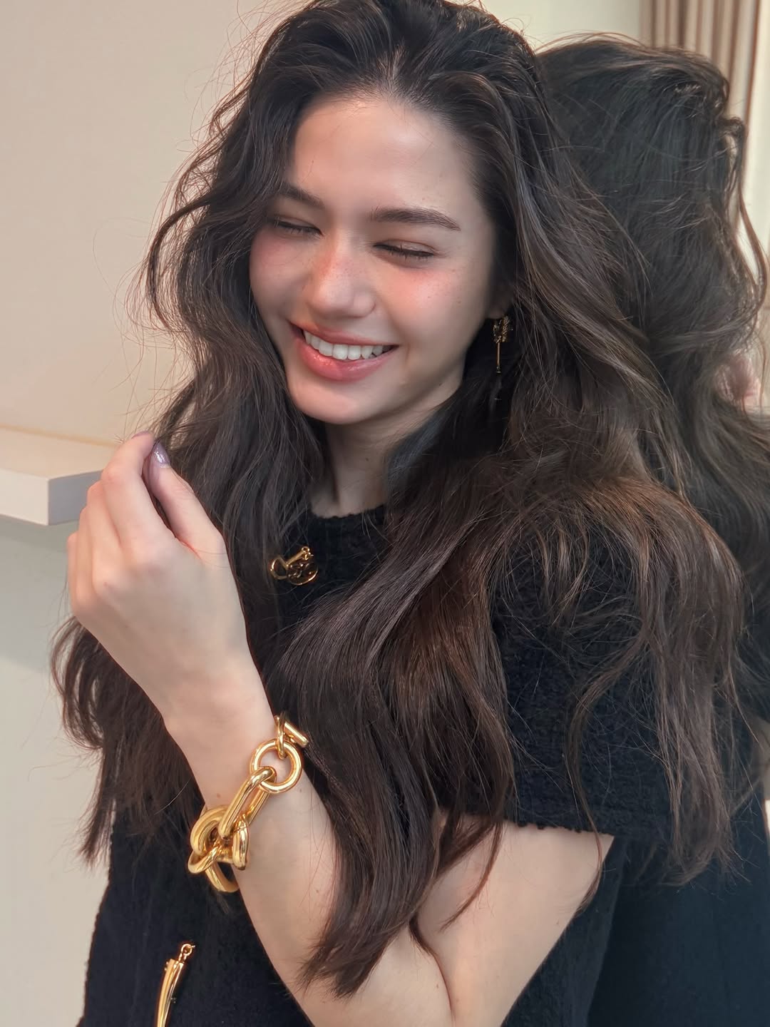 วี - วิโอเลต วอเทียร์