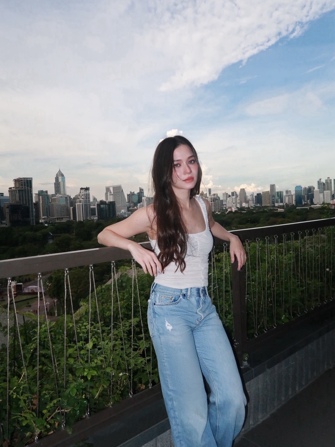 วี - วิโอเลต วอเทียร์