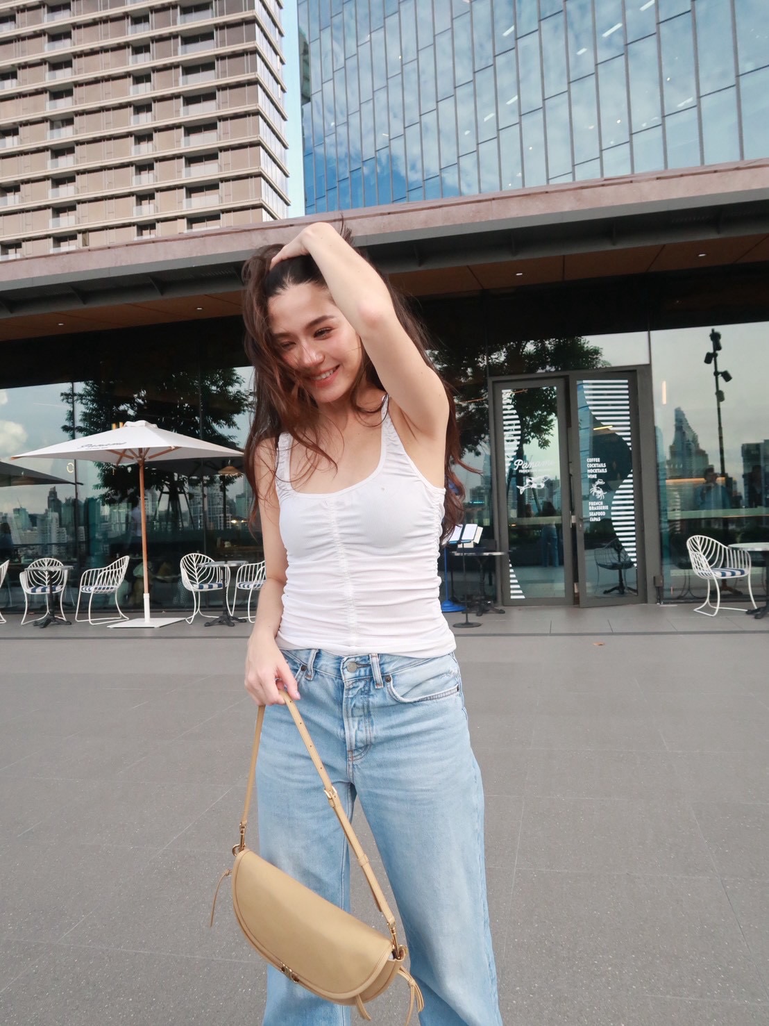 วี - วิโอเลต วอเทียร์