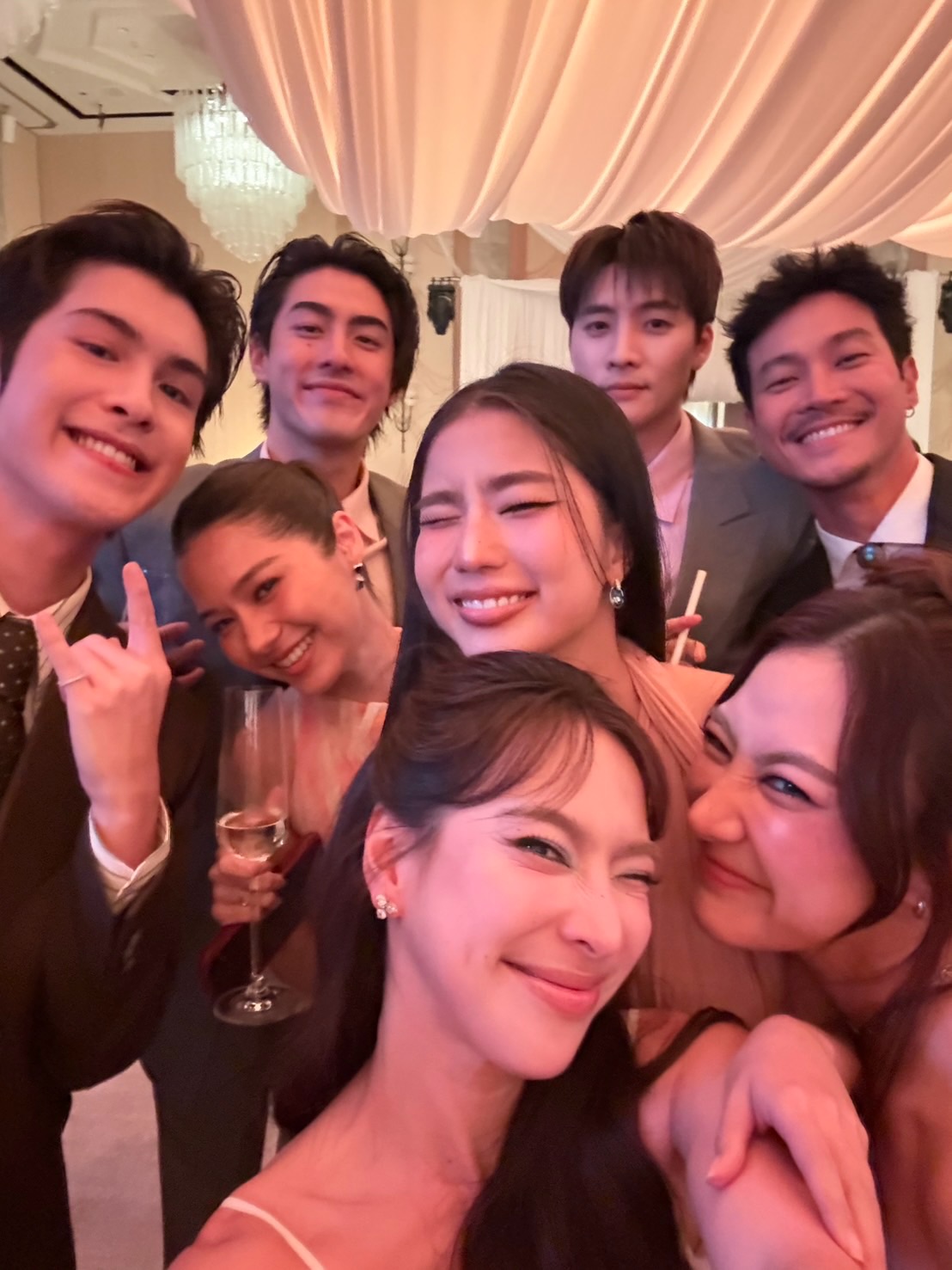 วี - วิโอเลต วอเทียร์