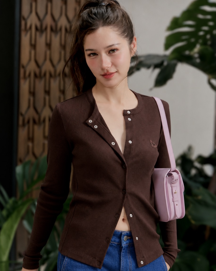 วี - วิโอเลต วอเทียร์