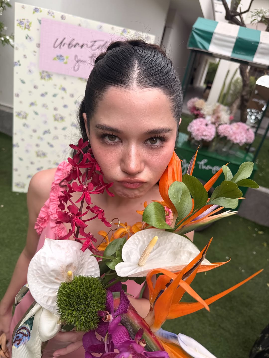 วี - วิโอเลต วอเทียร์