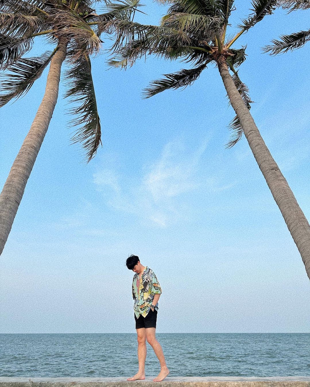 ต้น - อาชว์ ไหลสกุล