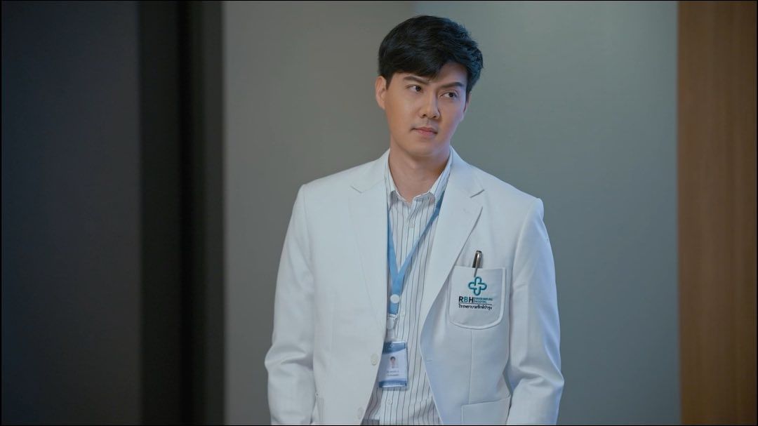ต้น - อาชว์ ไหลสกุล