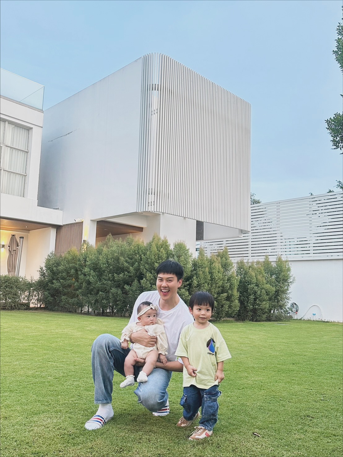 ต้น - อาชว์ ไหลสกุล