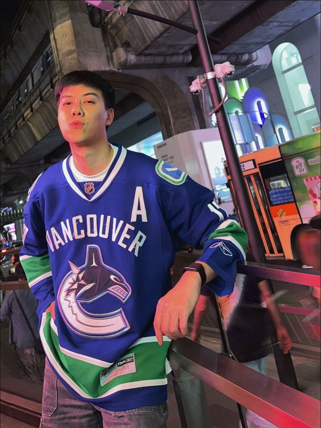 ต้น - อาชว์ ไหลสกุล