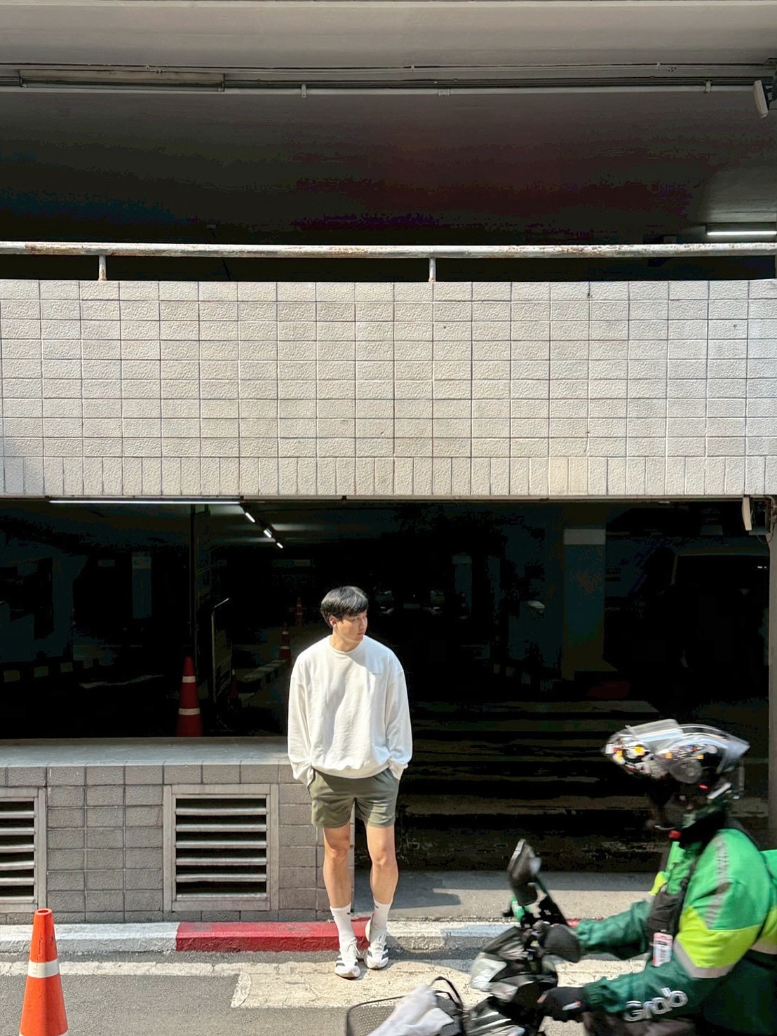 ต้น - อาชว์ ไหลสกุล