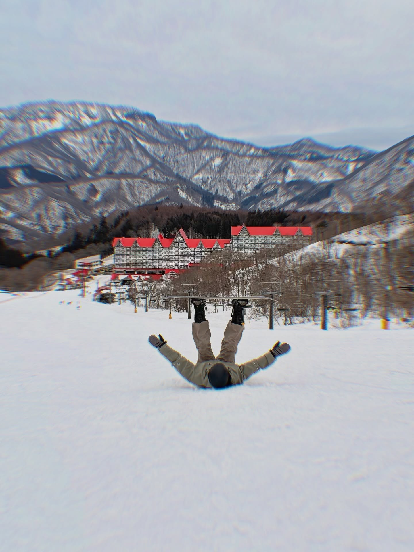 ต้น - อาชว์ ไหลสกุล