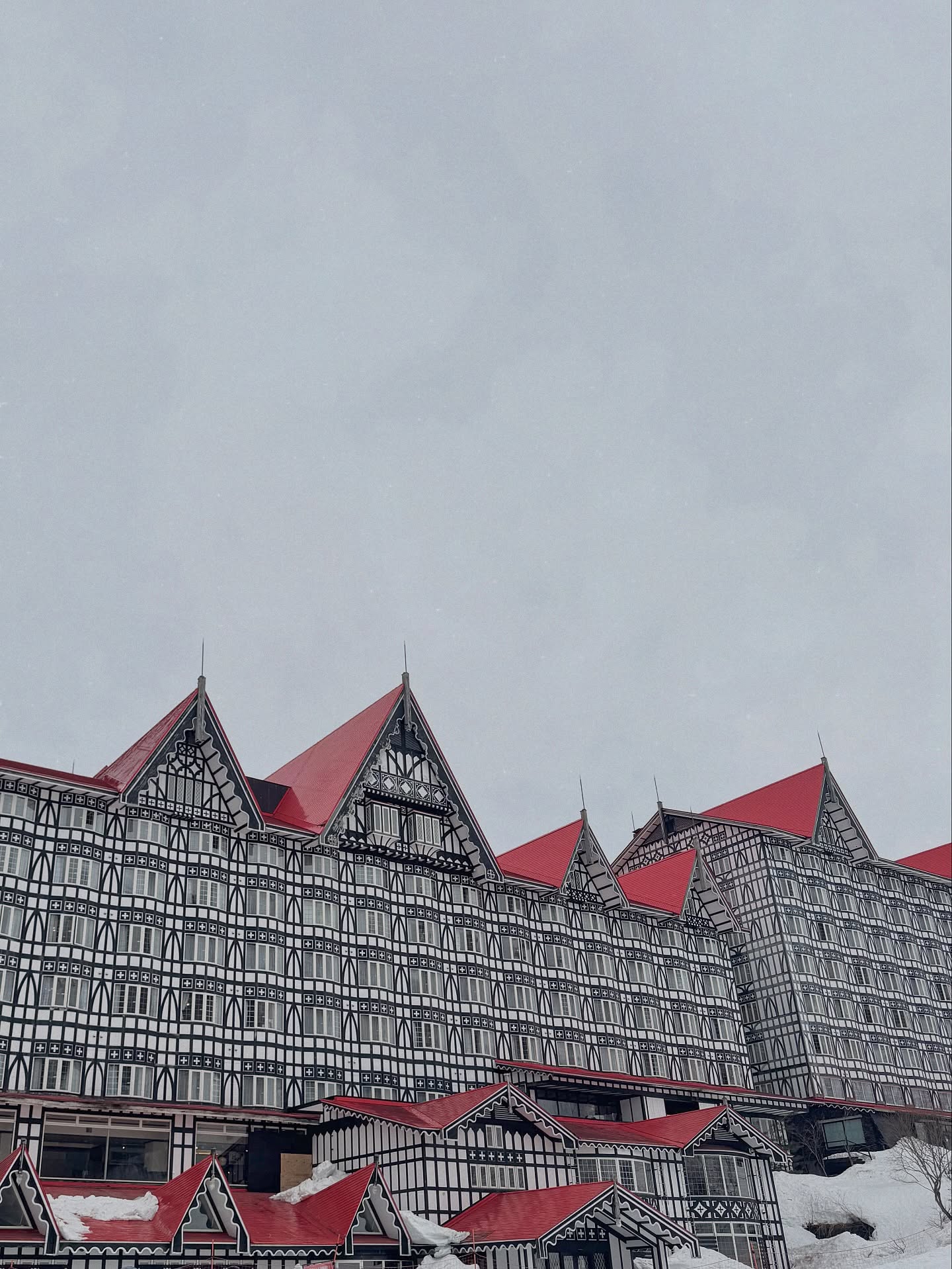 ต้น - อาชว์ ไหลสกุล