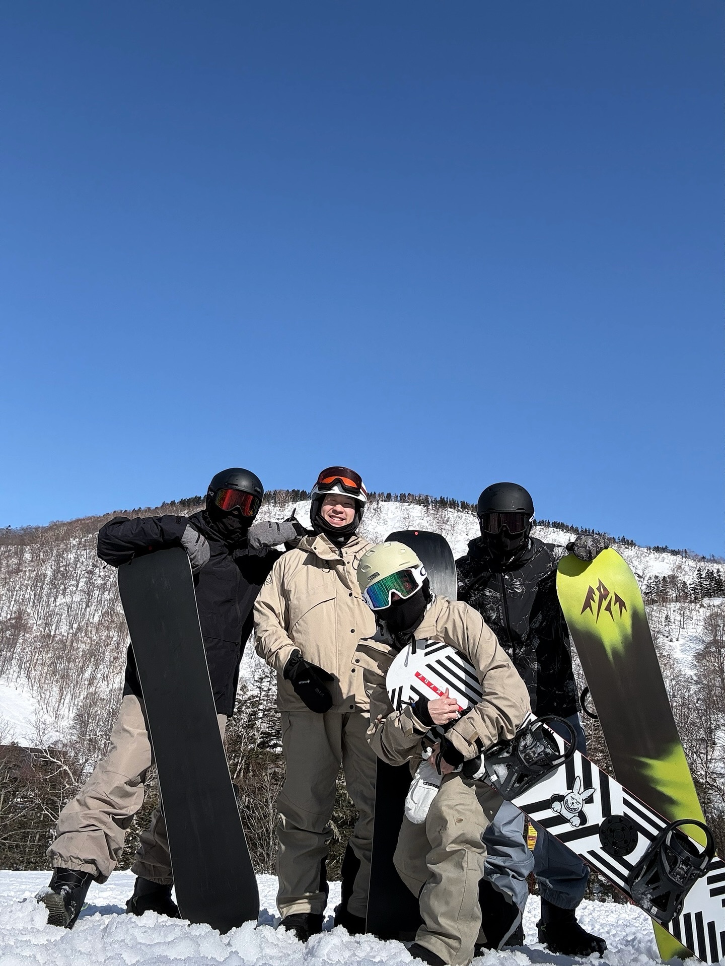 ต้น - อาชว์ ไหลสกุล