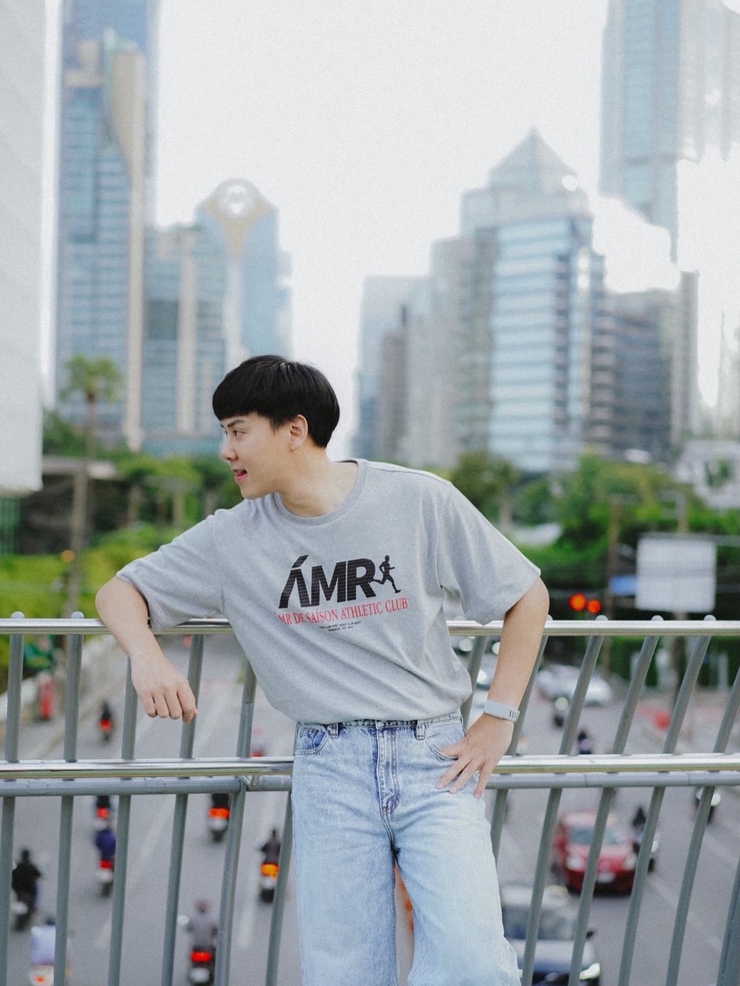 ต้น - อาชว์ ไหลสกุล