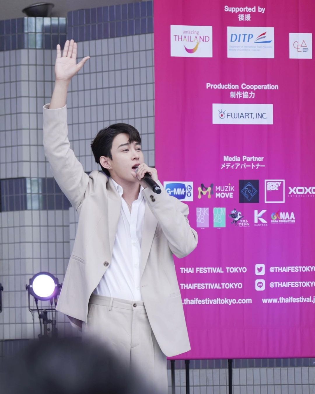 ต๊อด - ปนพงษ์ ไขแสง