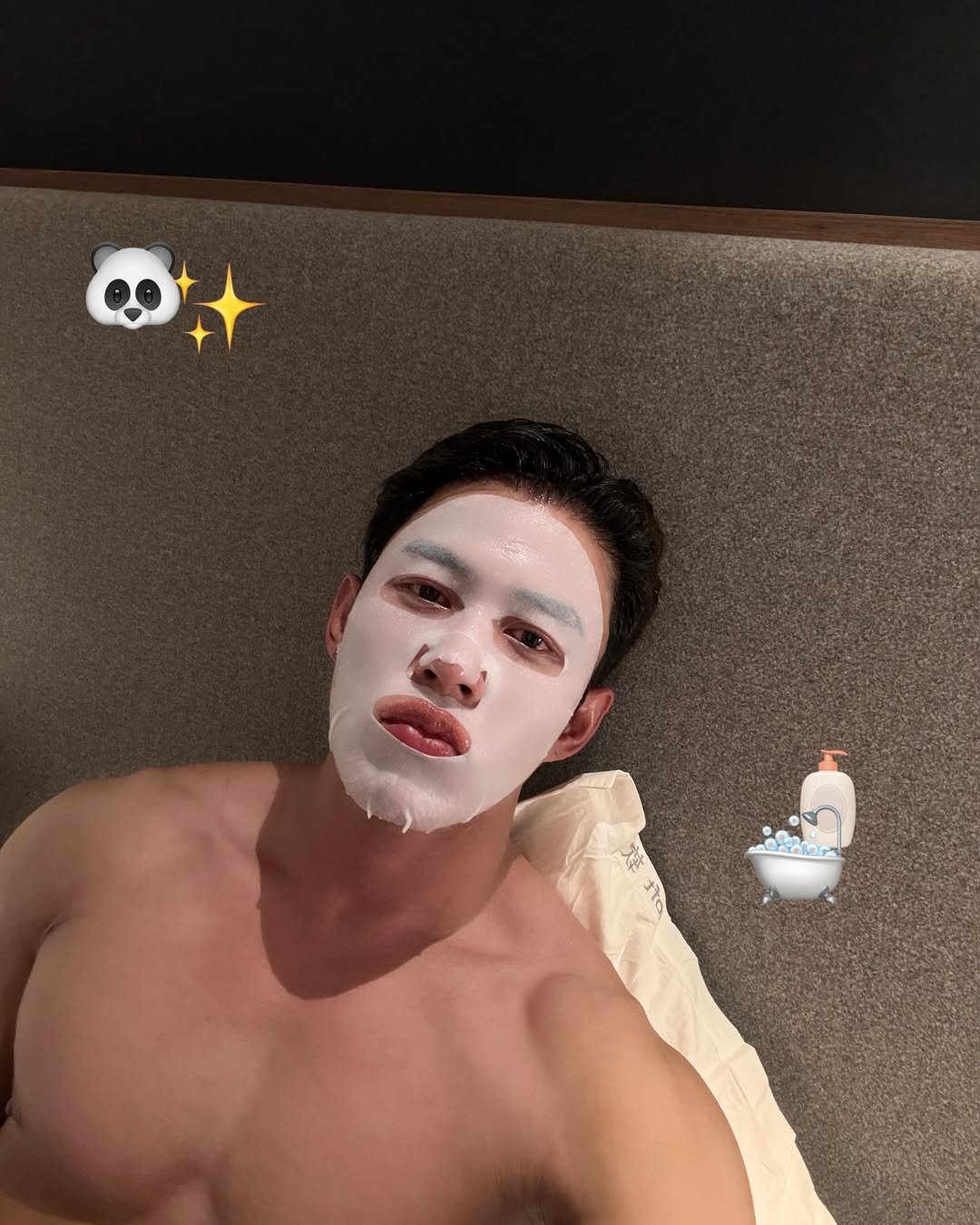 ต๊อด - ปนพงษ์ ไขแสง
