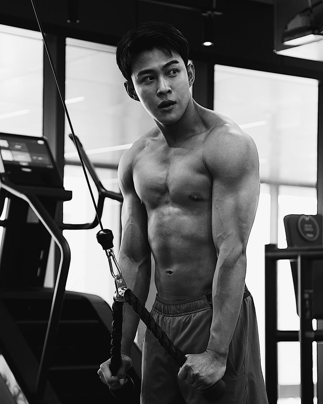 ต๊อด - ปนพงษ์ ไขแสง