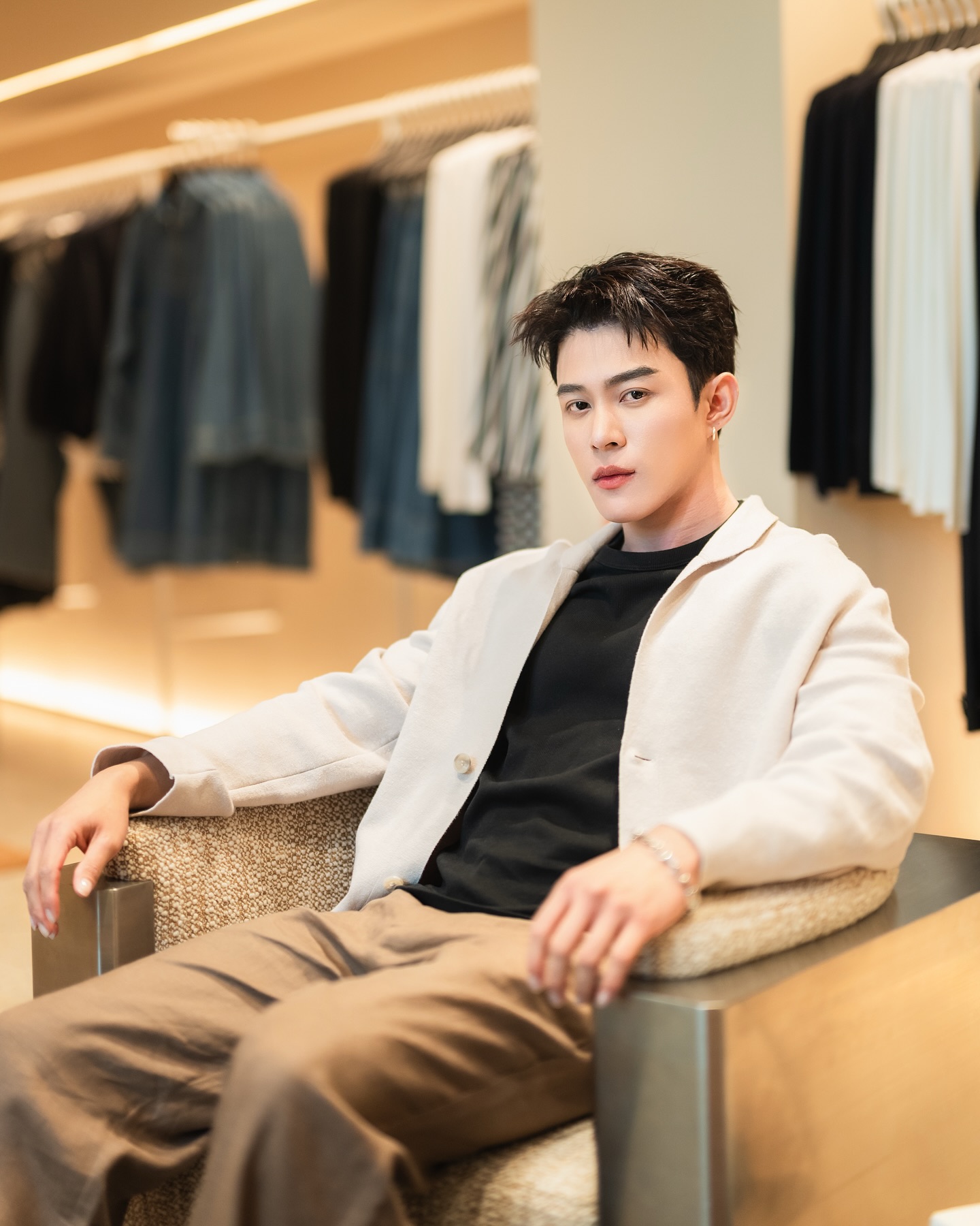 ต๊อด - ปนพงษ์ ไขแสง