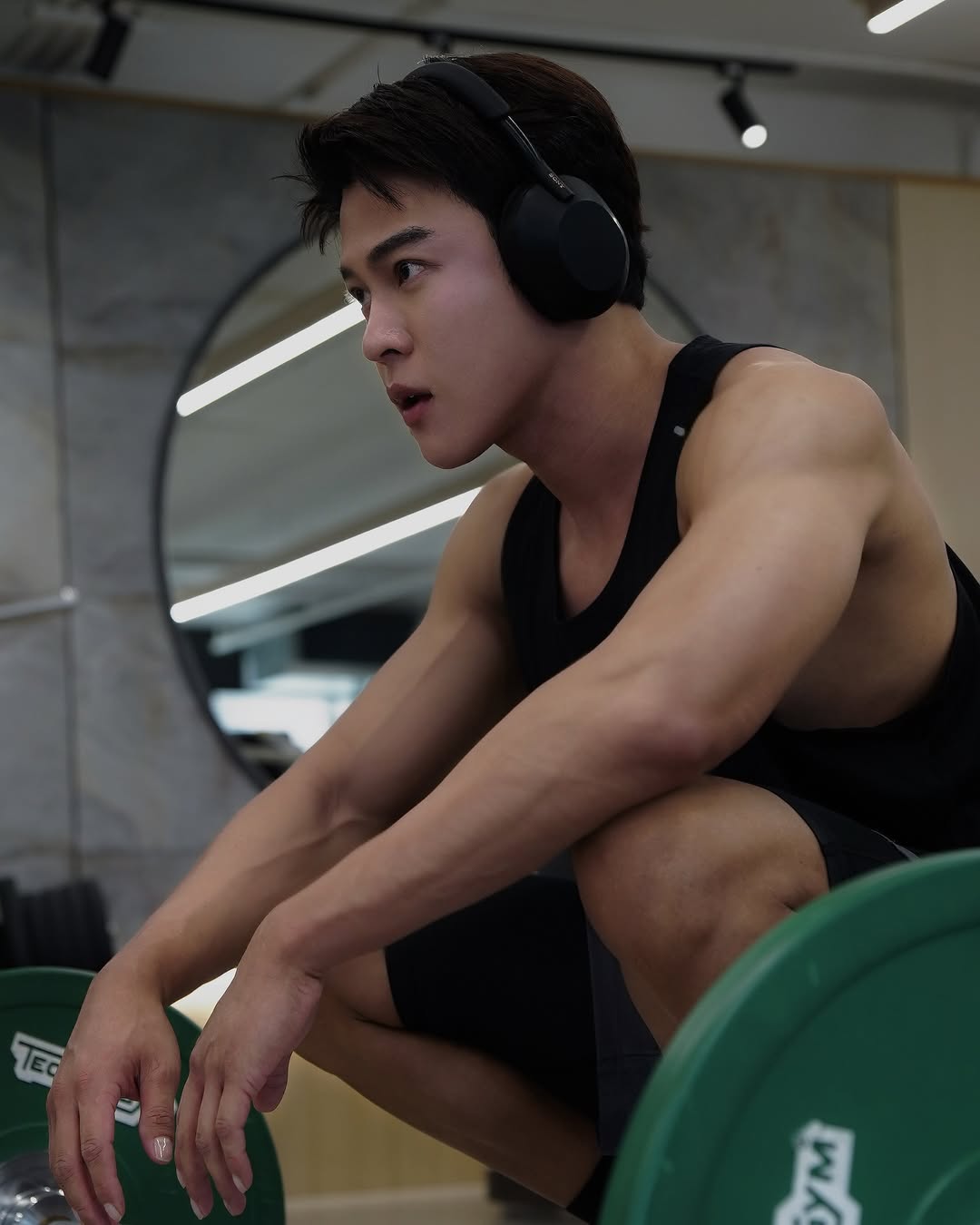ต๊อด - ปนพงษ์ ไขแสง