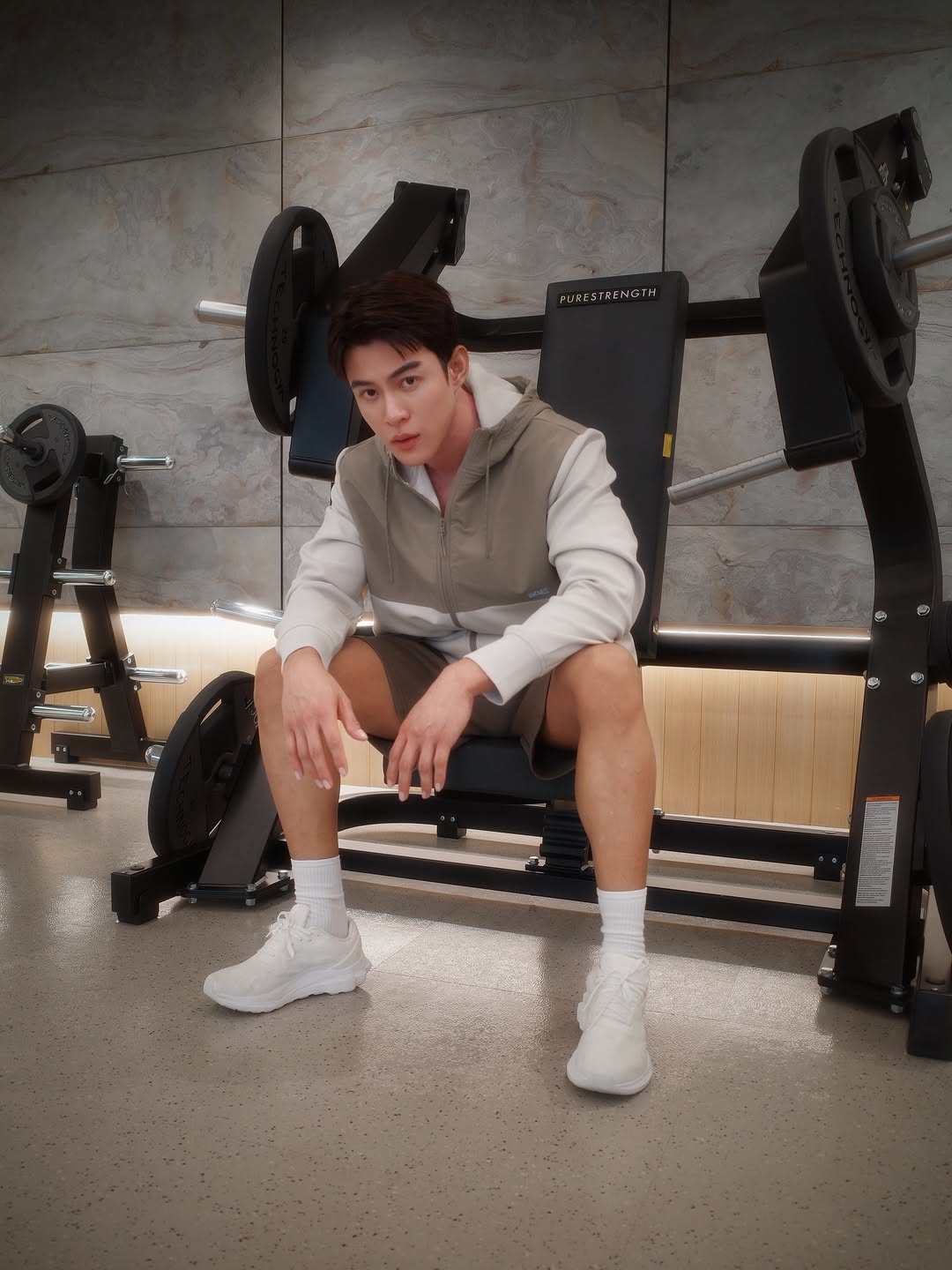 ต๊อด - ปนพงษ์ ไขแสง