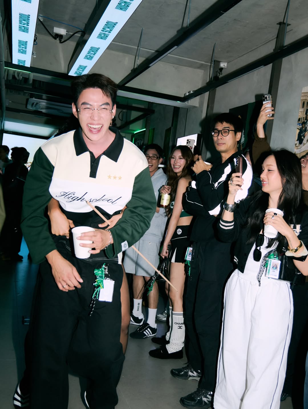 ต๊อด - ปนพงษ์ ไขแสง
