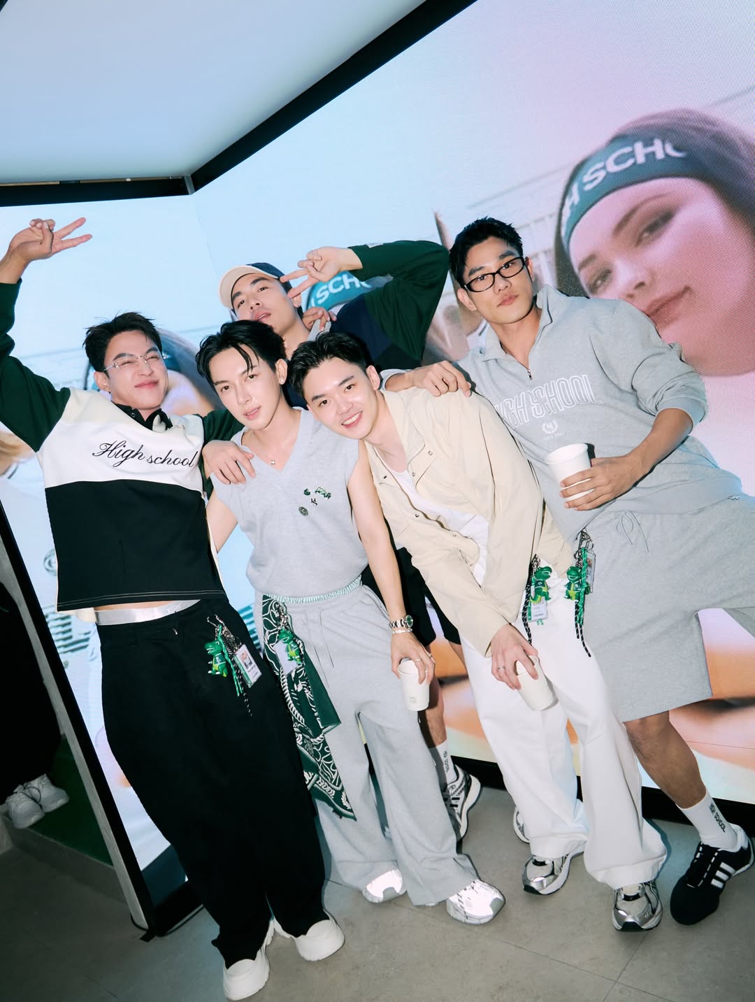 ต๊อด - ปนพงษ์ ไขแสง