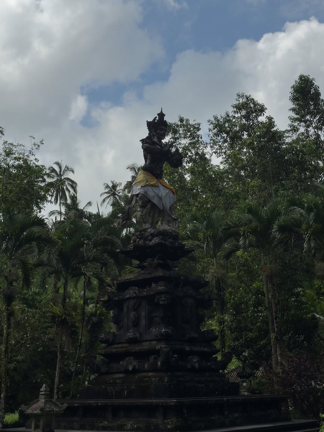 ต๊อด - ปนพงษ์ ไขแสง