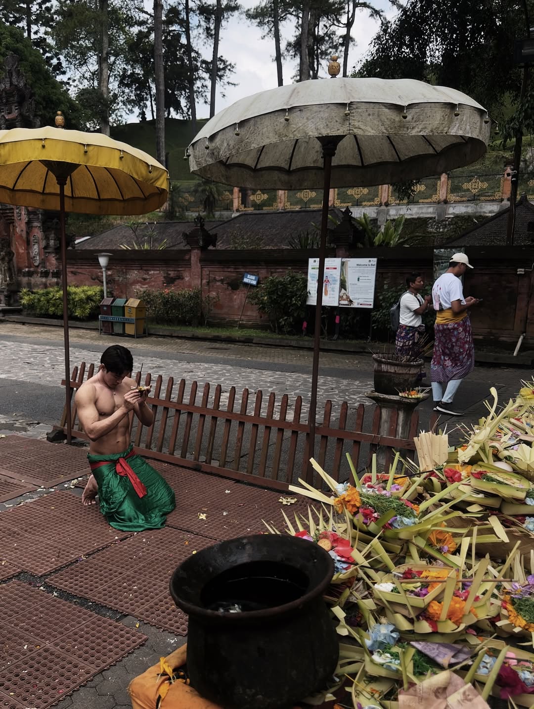 ต๊อด - ปนพงษ์ ไขแสง