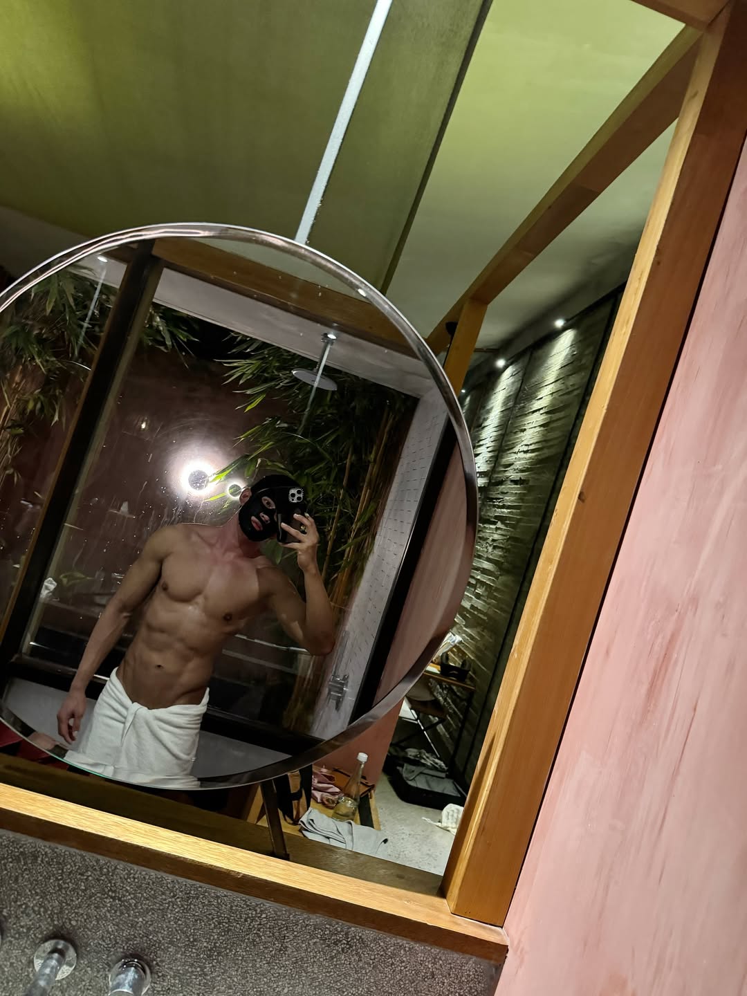 ต๊อด - ปนพงษ์ ไขแสง