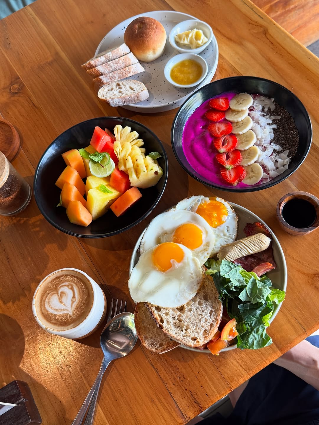 ต๊อด - ปนพงษ์ ไขแสง