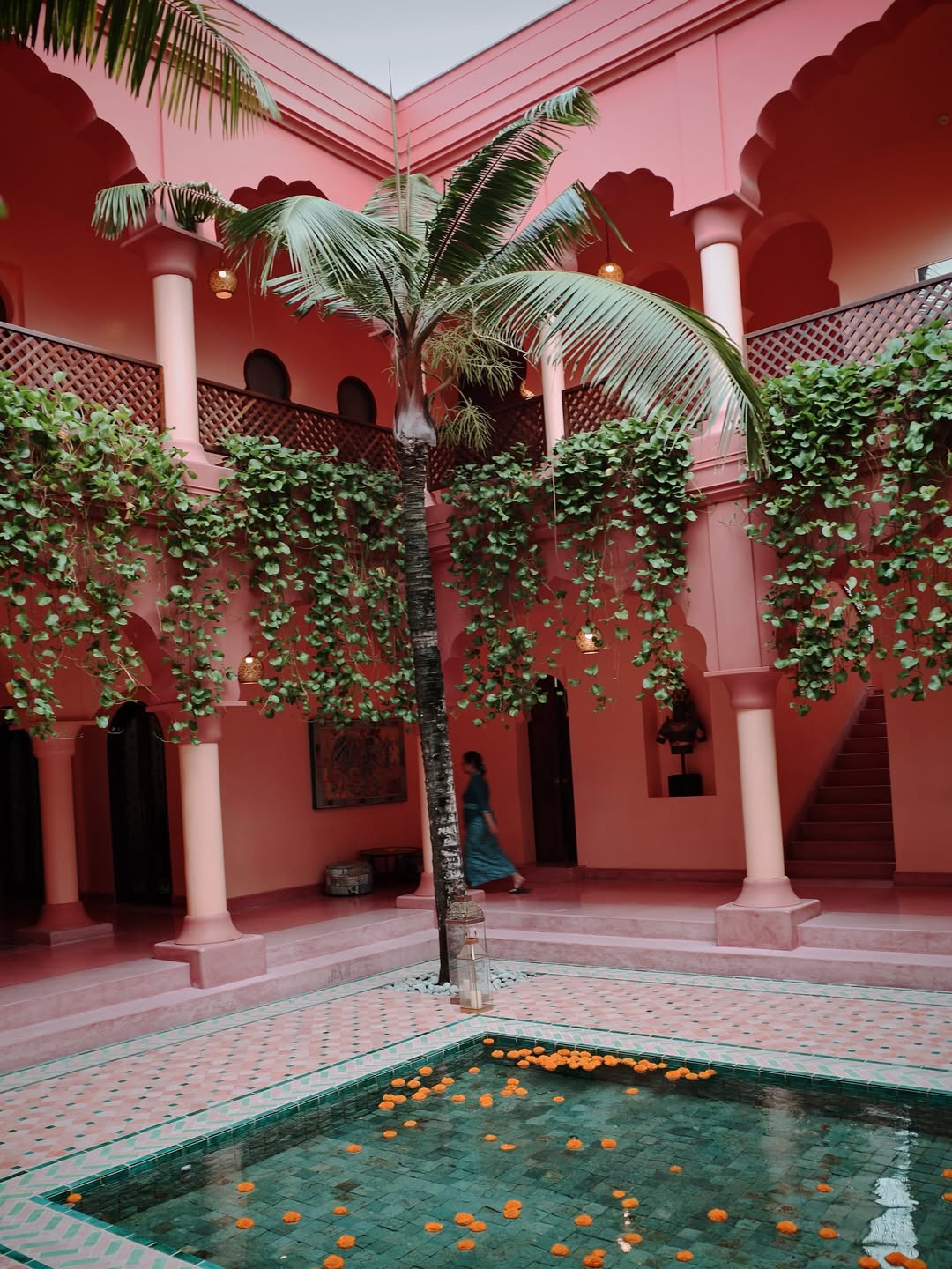 ต๊อด - ปนพงษ์ ไขแสง