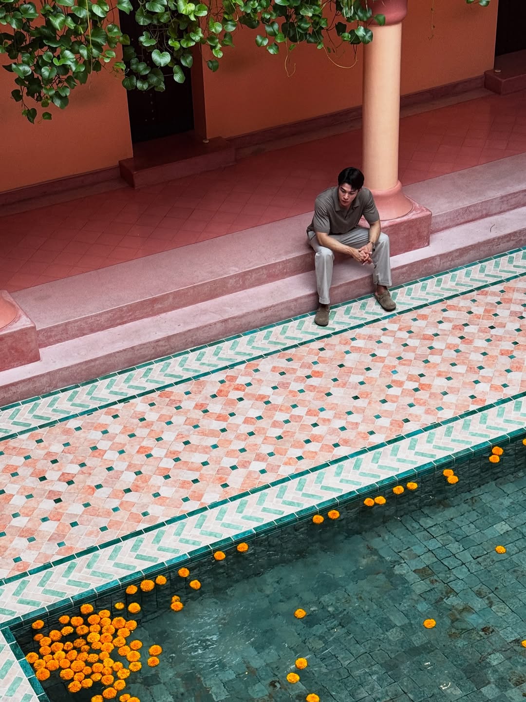 ต๊อด - ปนพงษ์ ไขแสง