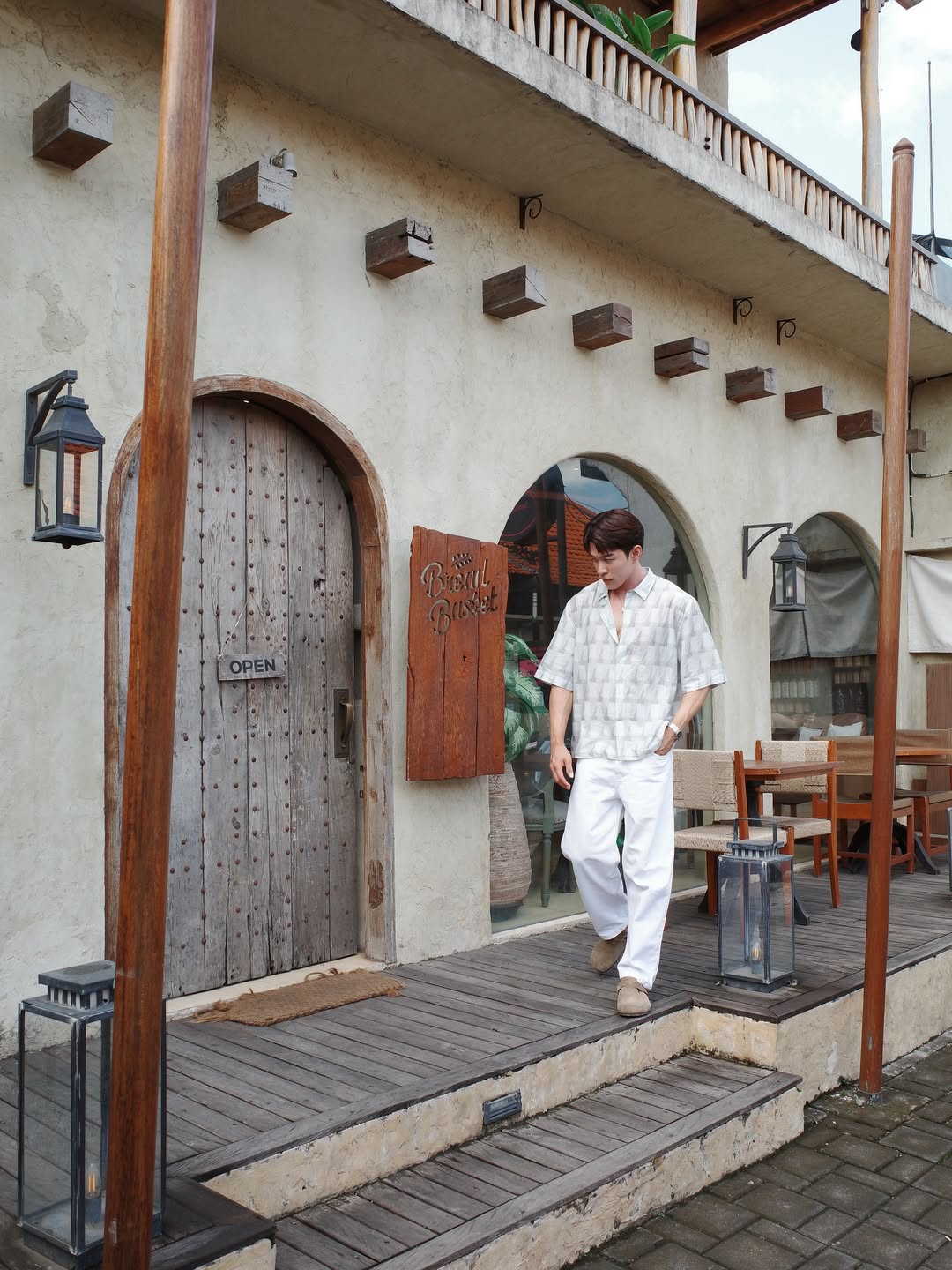 ต๊อด - ปนพงษ์ ไขแสง