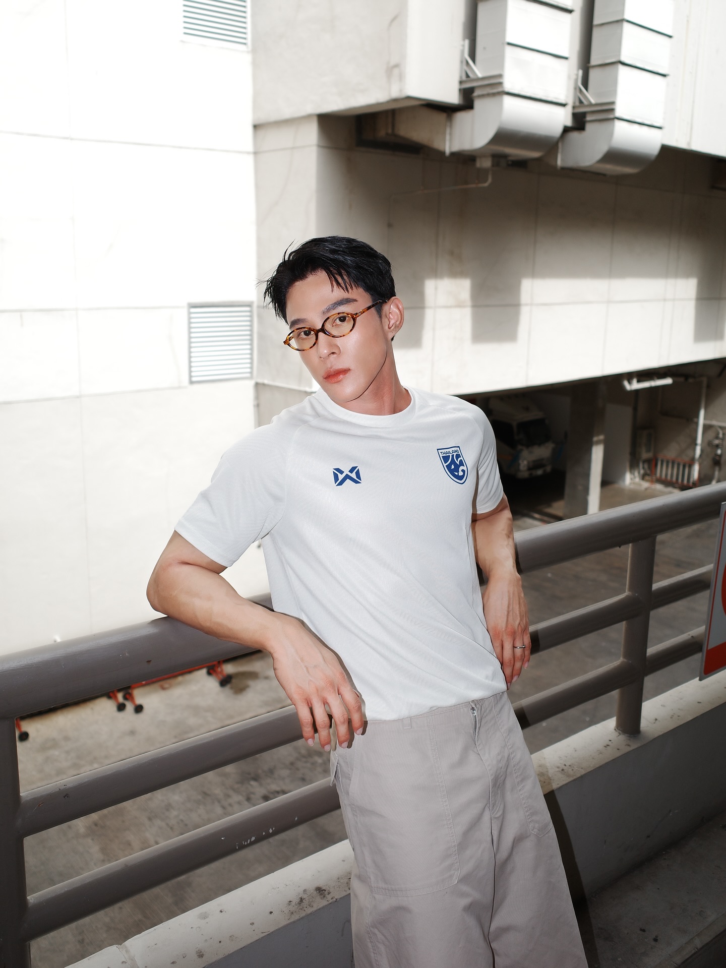ต๊อด - ปนพงษ์ ไขแสง