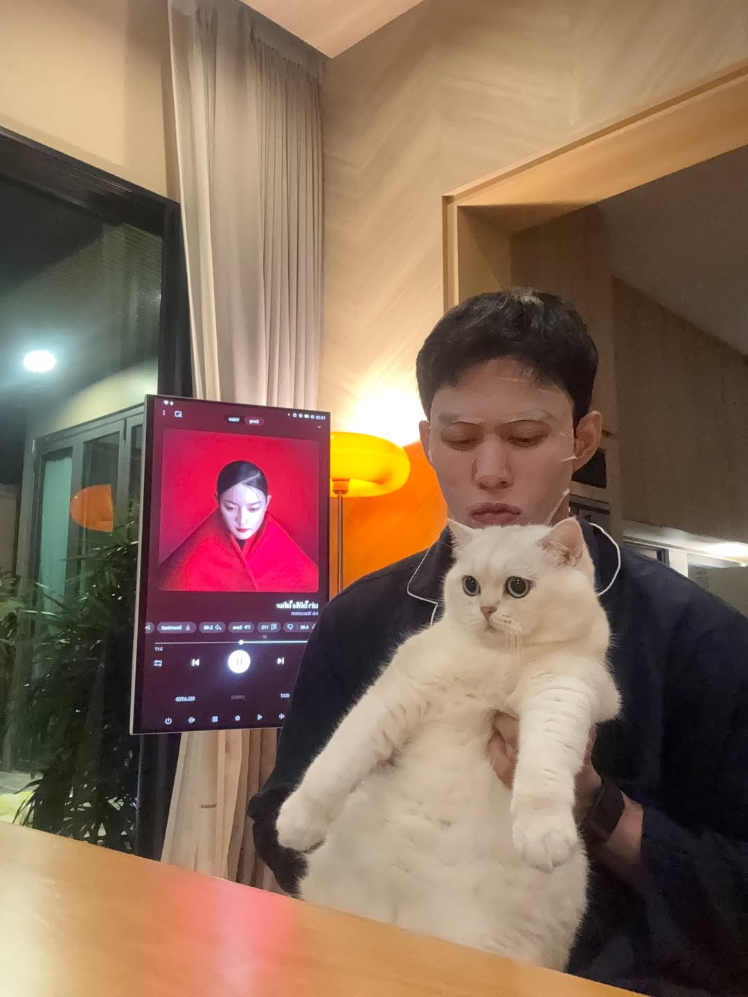 ต๊อด - ปนพงษ์ ไขแสง