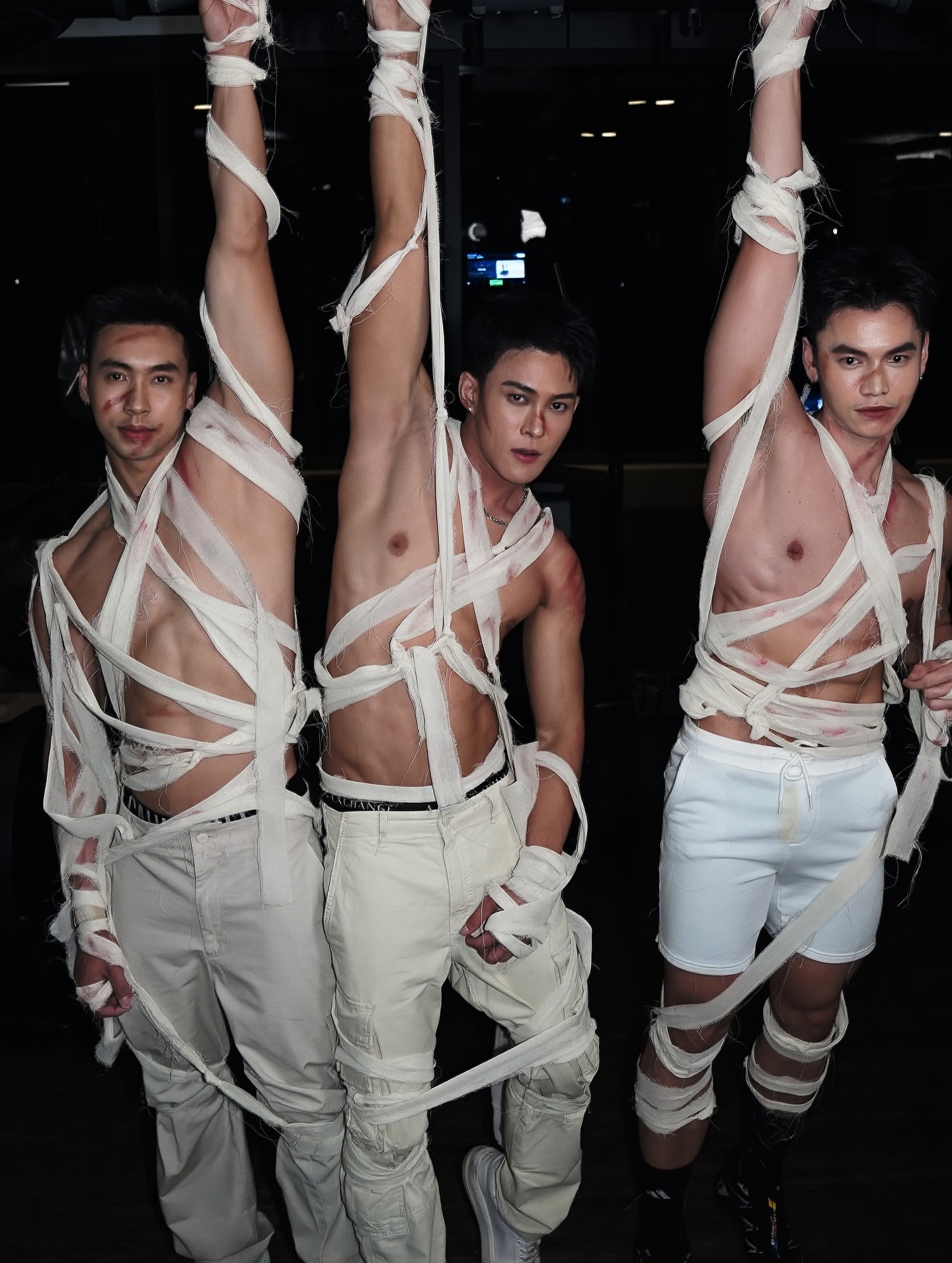 ต๊อด - ปนพงษ์ ไขแสง