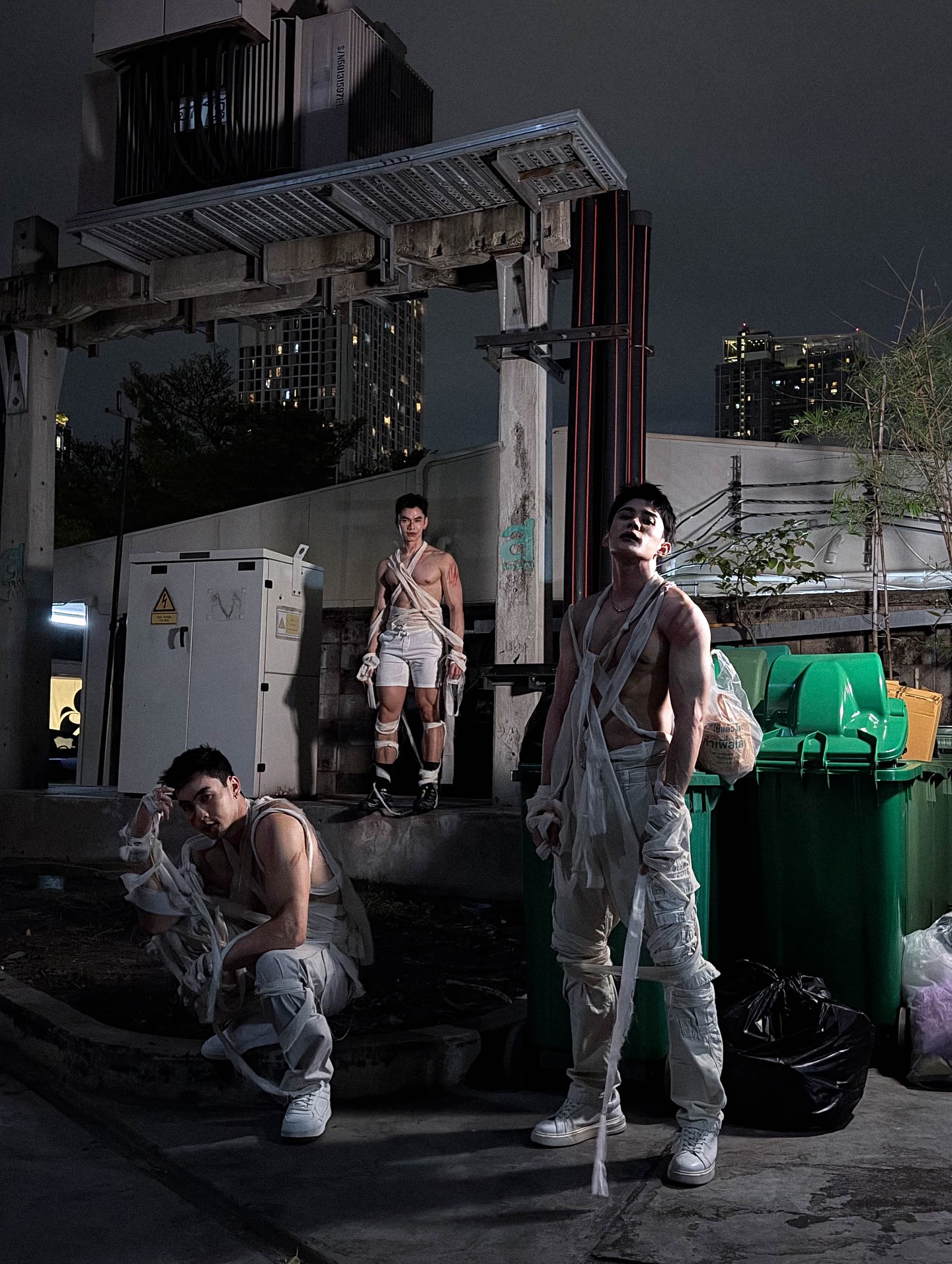 ต๊อด - ปนพงษ์ ไขแสง