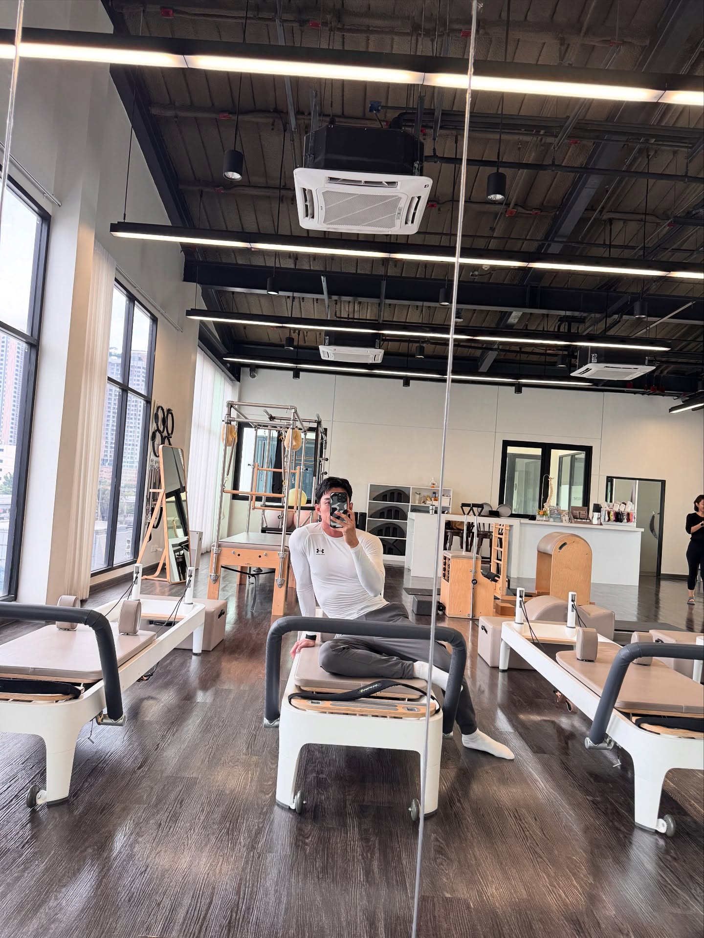 ต๊อด - ปนพงษ์ ไขแสง