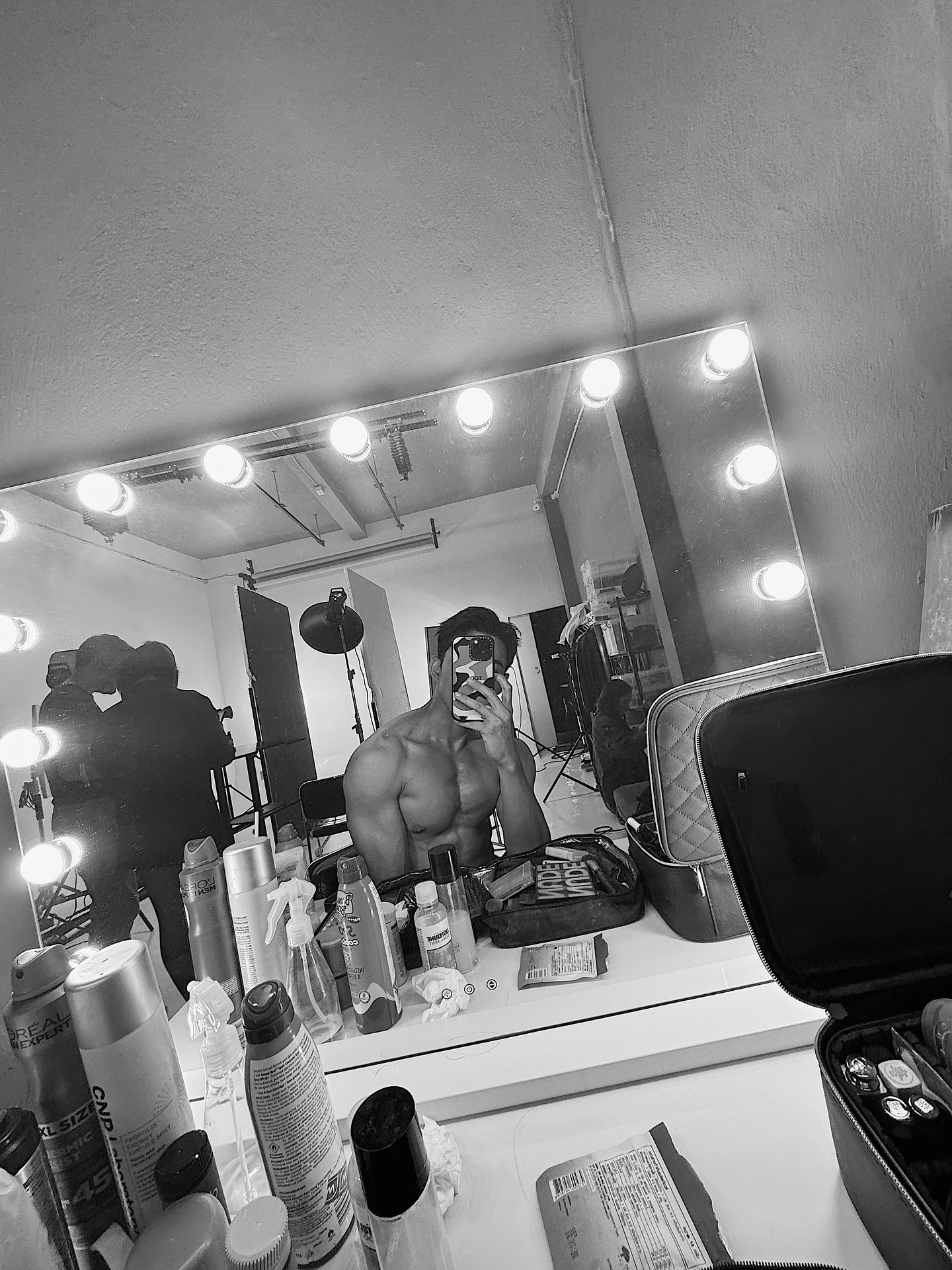 ต๊อด - ปนพงษ์ ไขแสง