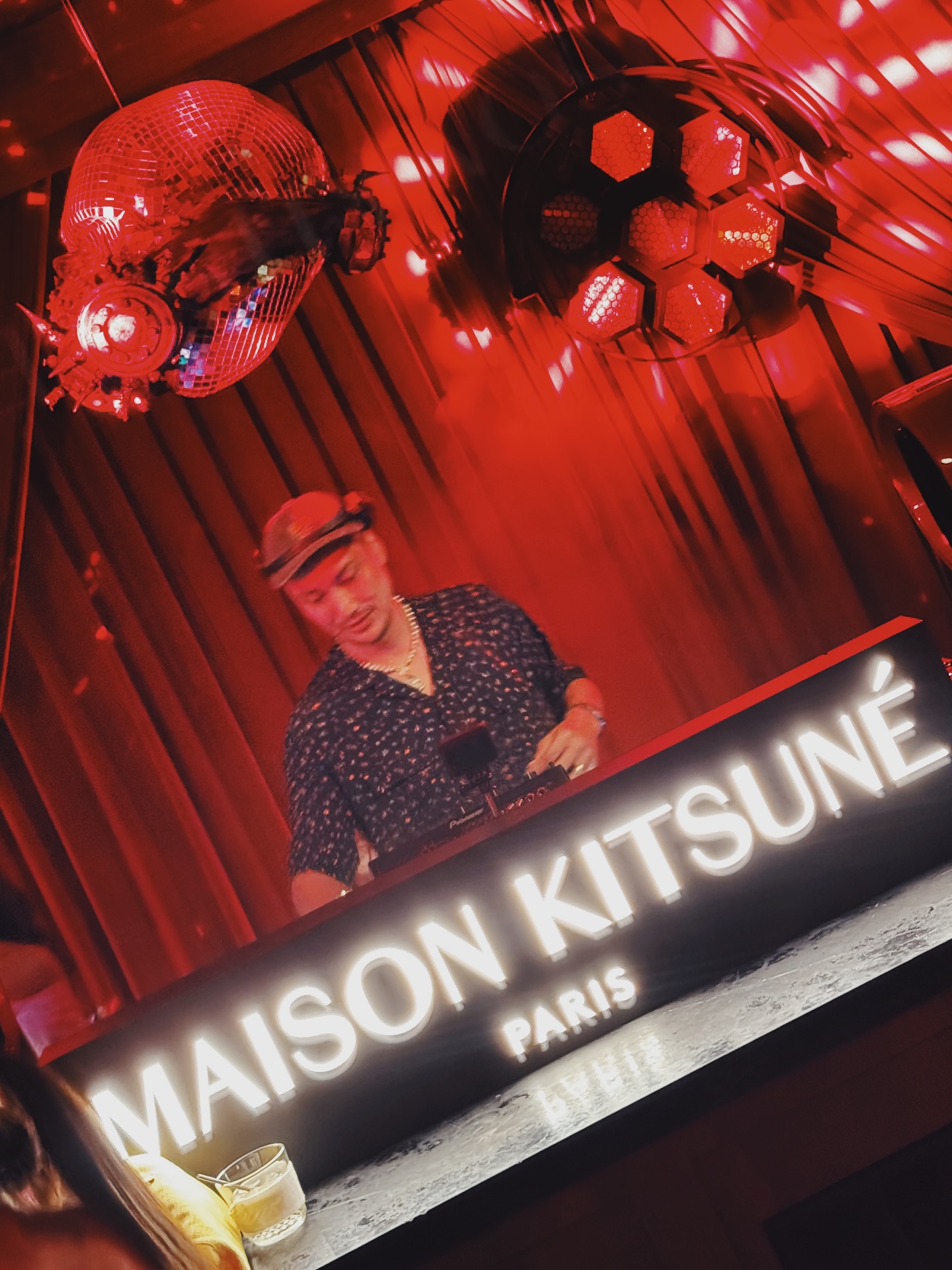 ต๊อด - ปนพงษ์ ไขแสง