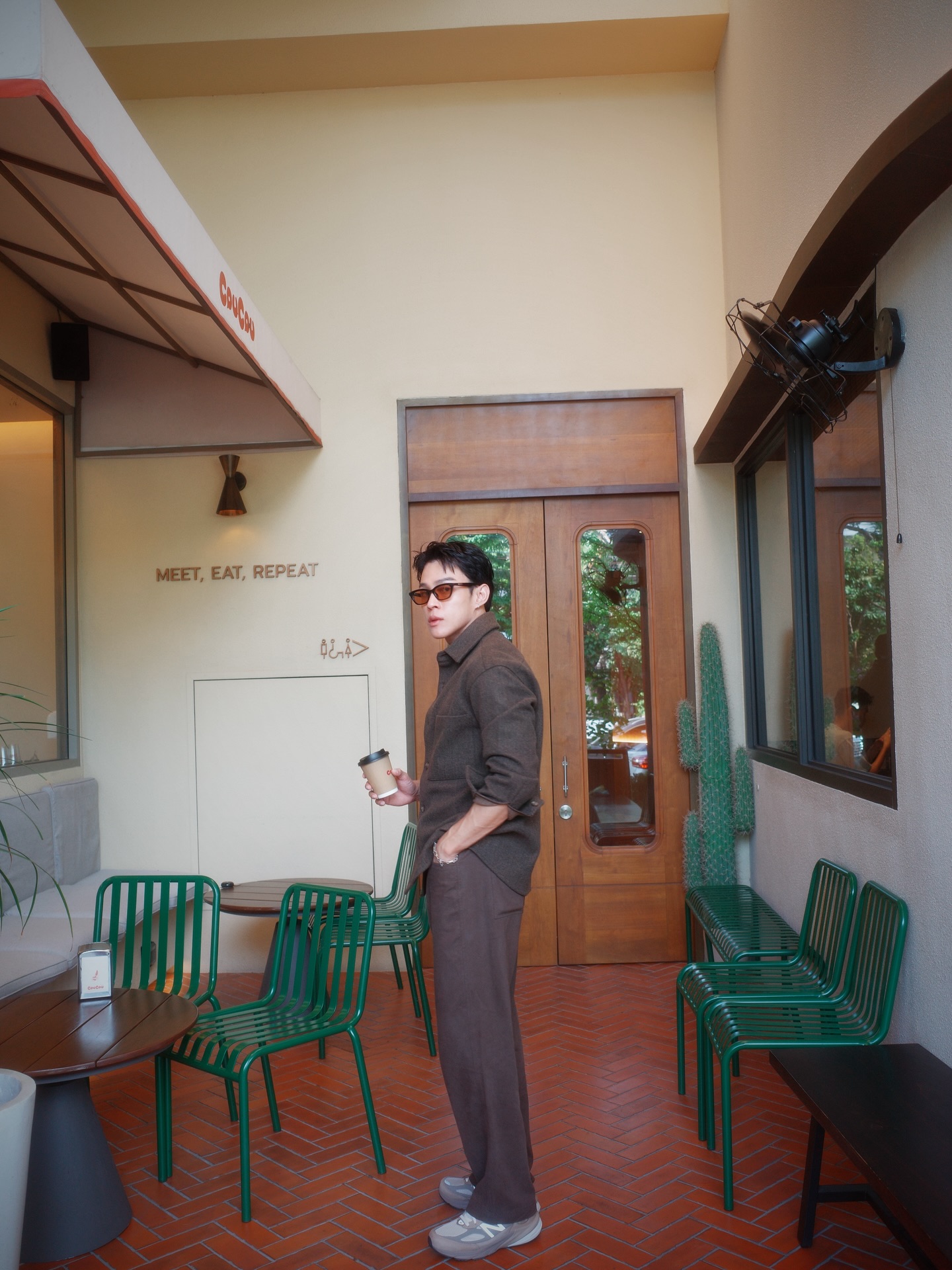 ต๊อด - ปนพงษ์ ไขแสง