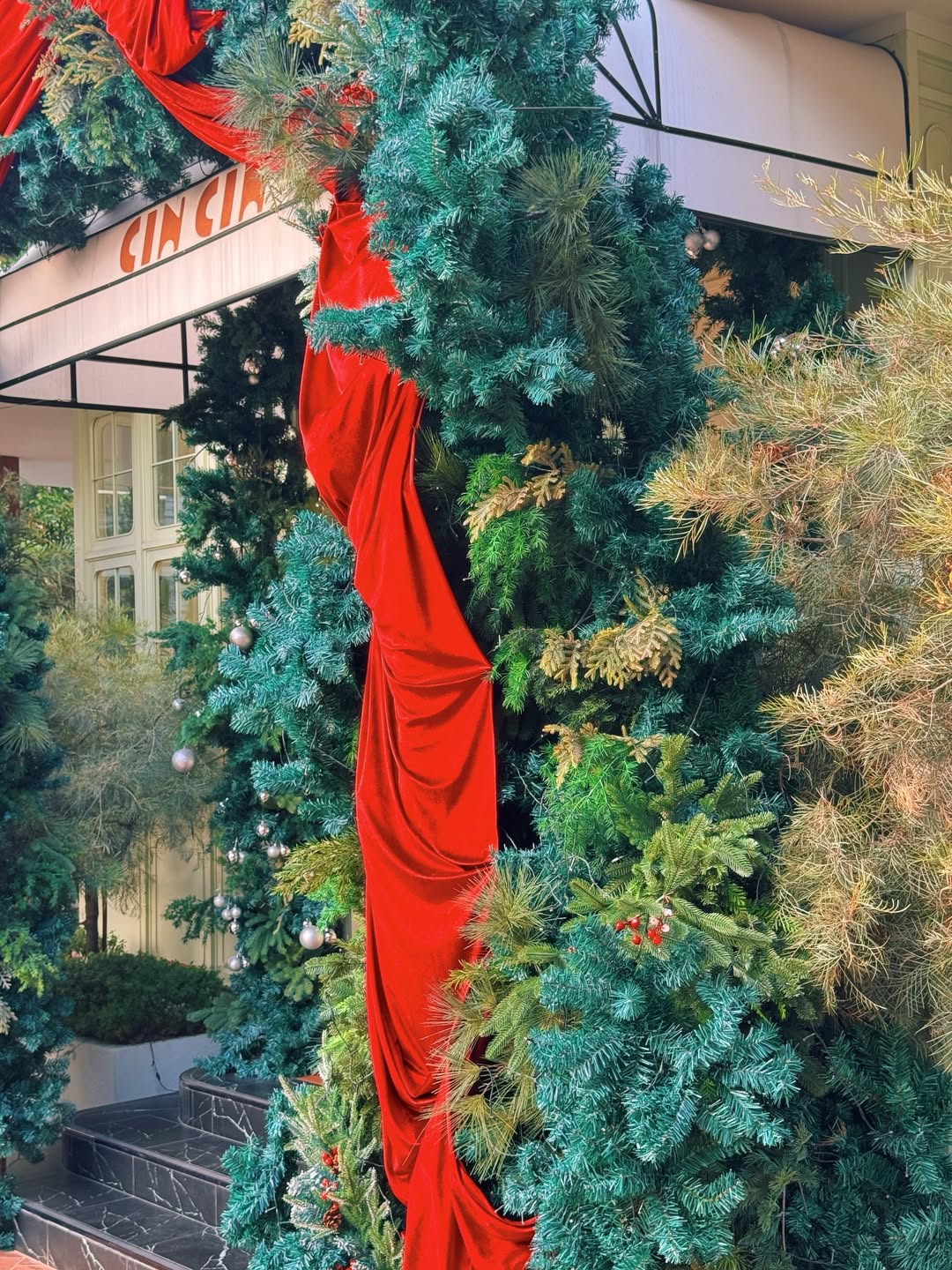 ต๊อด - ปนพงษ์ ไขแสง