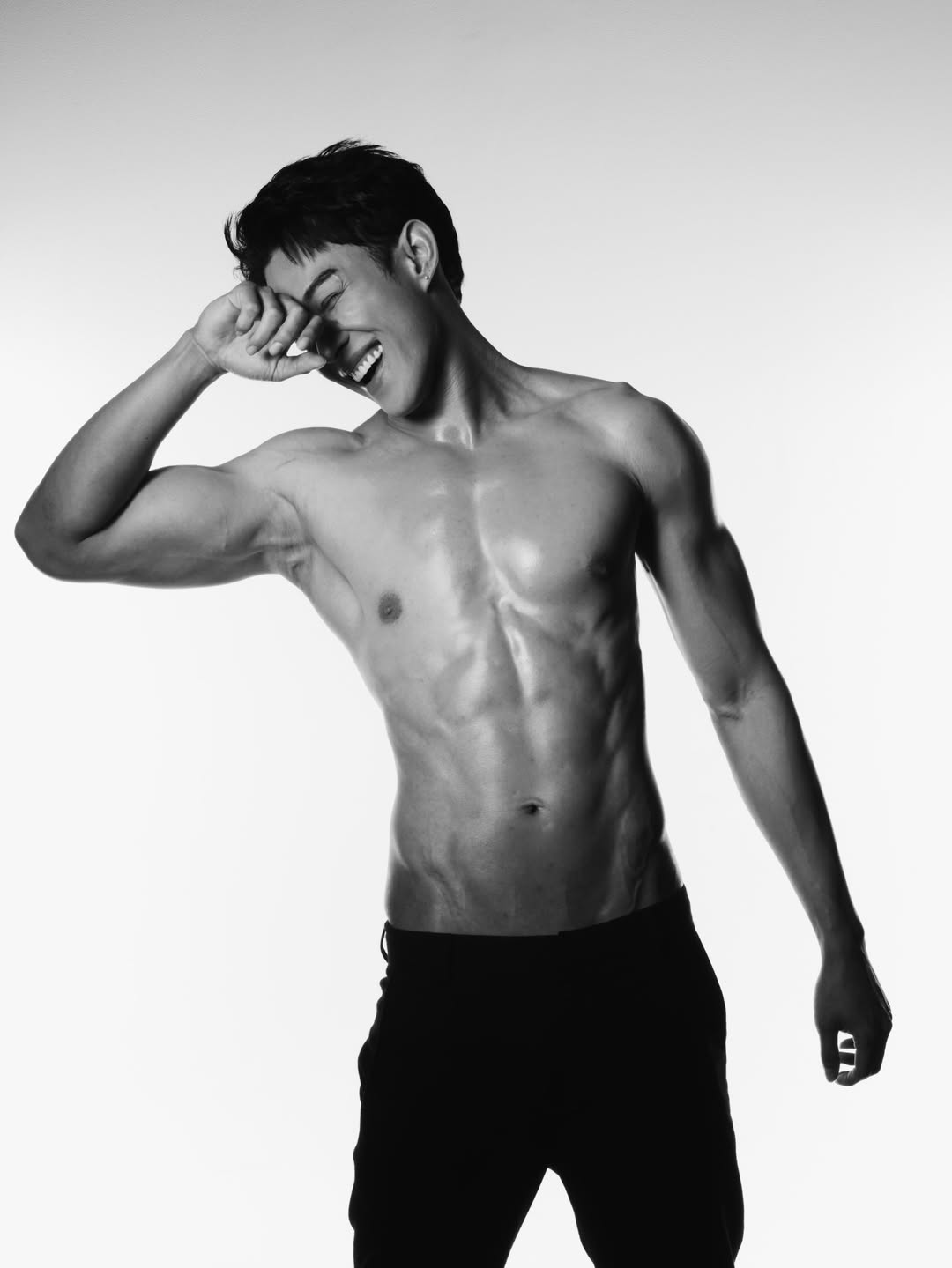 ต๊อด - ปนพงษ์ ไขแสง