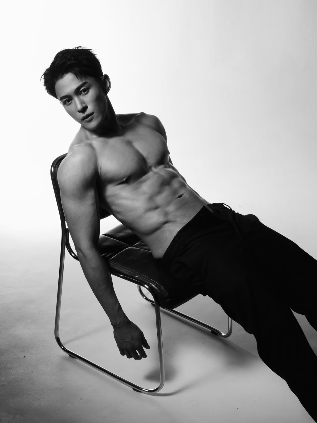 ต๊อด - ปนพงษ์ ไขแสง