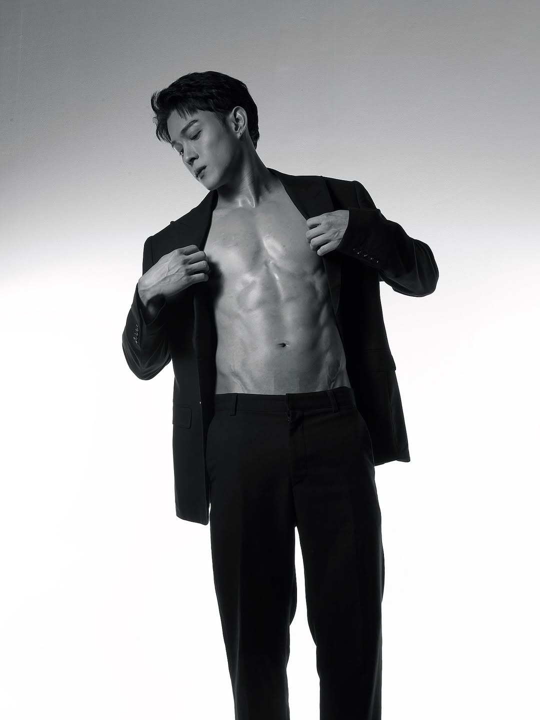 ต๊อด - ปนพงษ์ ไขแสง